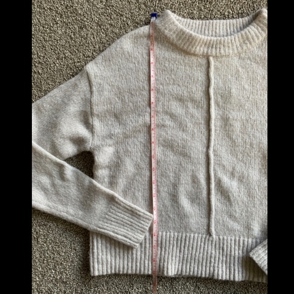 Beautiful Crop Fall Sweater - Picture 3 of 4